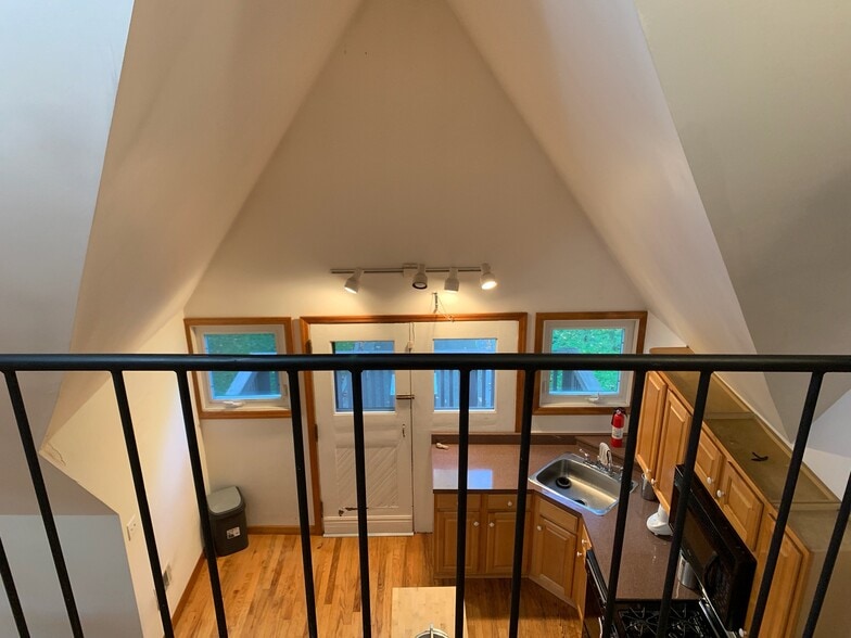 balcony on 2nd view to kitchen - 5636 Bartlett St
