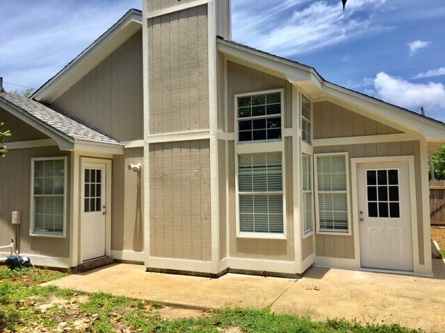Building Photo - Nice 3 Bedroom Home For Rent!