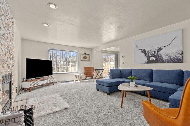 Building Photo - 1893 N Margaret St