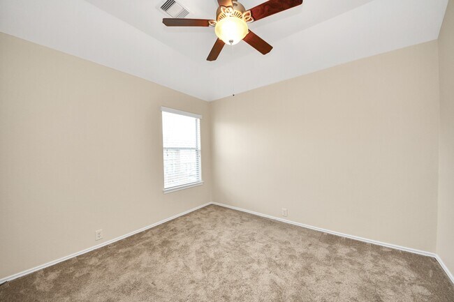 Building Photo - 6003 Baileys Run Ln