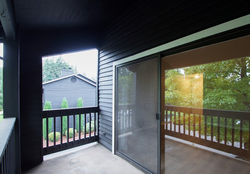 Covered balcony with outlet for string lights, etc - 9580 SW 146th Ter