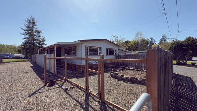 Primary Photo - 1840 1st Ave