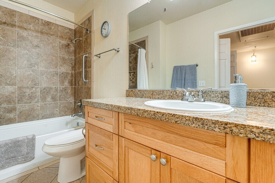 Building Photo - 9450 E Becker Ln