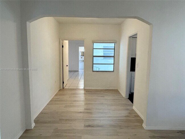 Building Photo - 48 NW 39th St