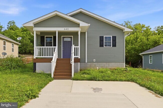 Building Photo - 640 Jenkins Ln