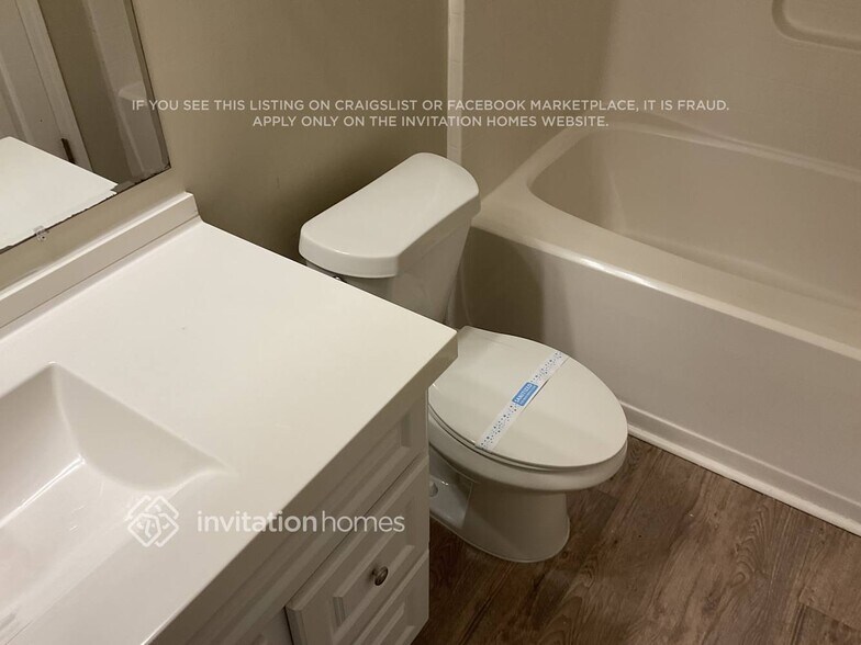 Building Photo - 208 Osmanthus Way