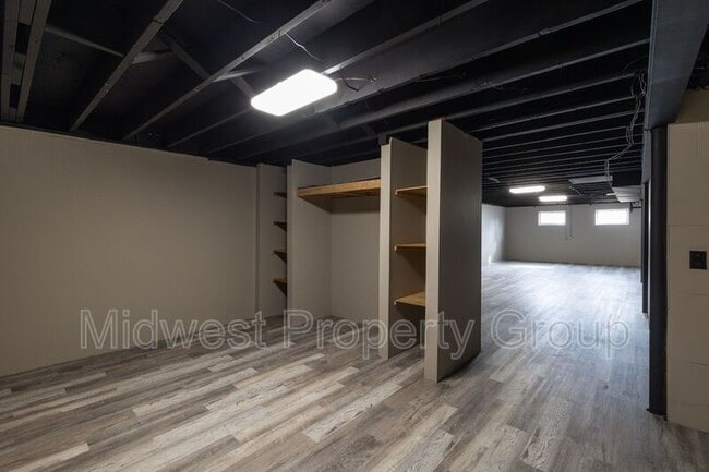 Building Photo - 3110 N Waterford Dr