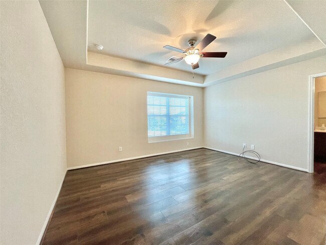 Building Photo - 14903 Vinegrove Falls Ct
