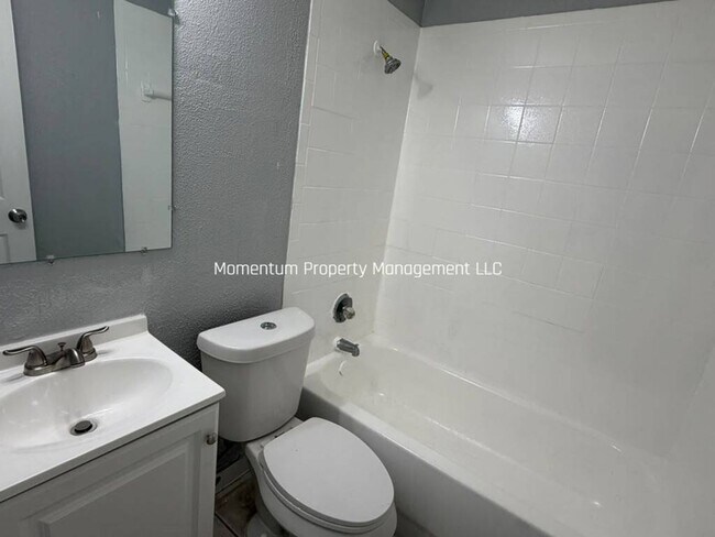Building Photo - 2811 Anthony St