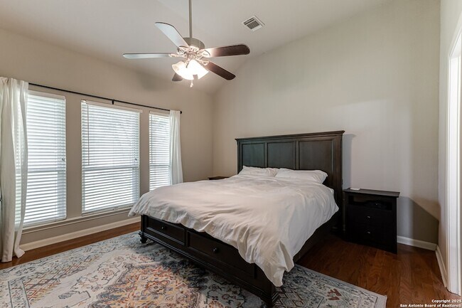 Building Photo - 2026 Thicket Trail Dr