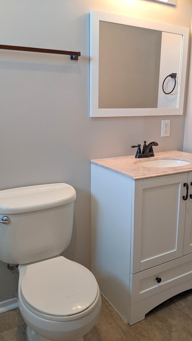 Building Photo - 42405 Iowa St