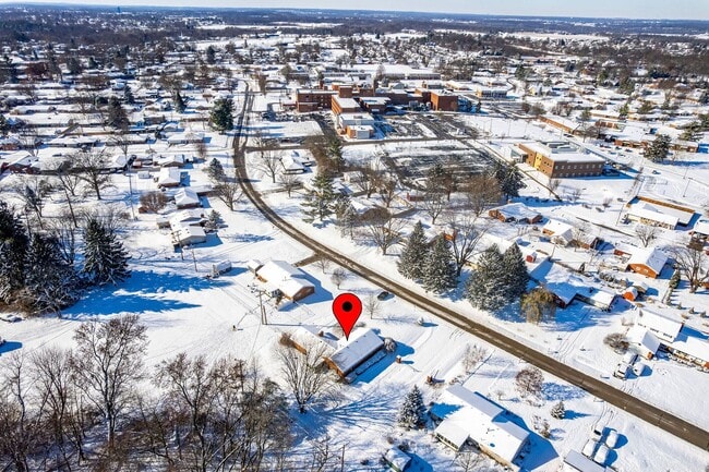 Building Photo - Newly Renovated