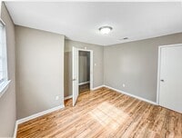 Building Photo - 321 Robinson Ave