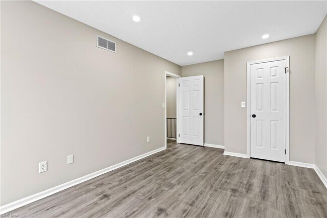 Building Photo - 22300 River Walk Ln