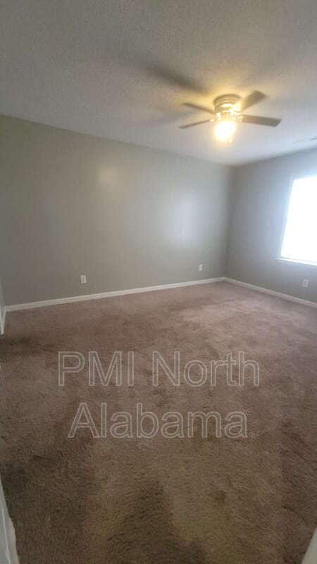 Building Photo - 1502 Barrington Rd NW