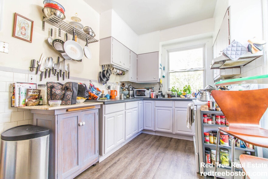 Building Photo - 45 Auburn St