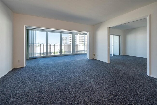 Building Photo - 3101 NE 47th Ct