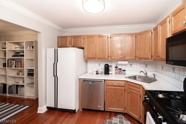 Building Photo - 52 Brookside Ln