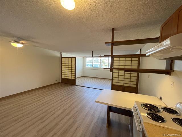 Building Photo - 48 Maluniu Ave