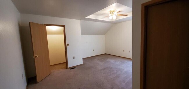 Building Photo - 1400 Frosty Dr