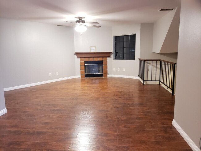 Building Photo - 8338 Woodley Pl