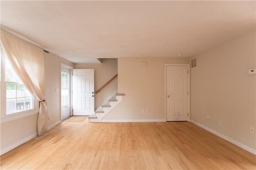 Building Photo - 5804 Post Rd