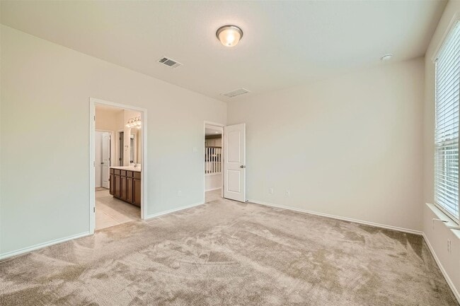 Building Photo - 303 Duroc Dr