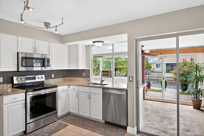 Building Photo - SFH  North Fort Myers 4419