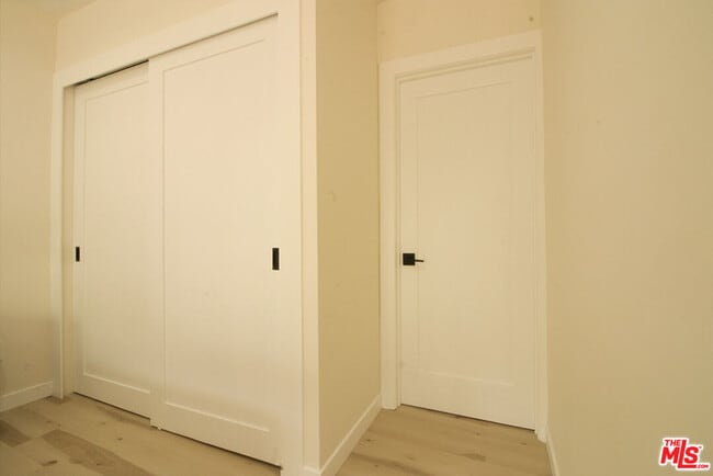 Building Photo - 9042 Phyllis Ave