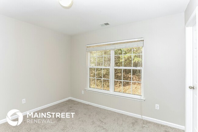 Building Photo - 5118 Upper Elm St