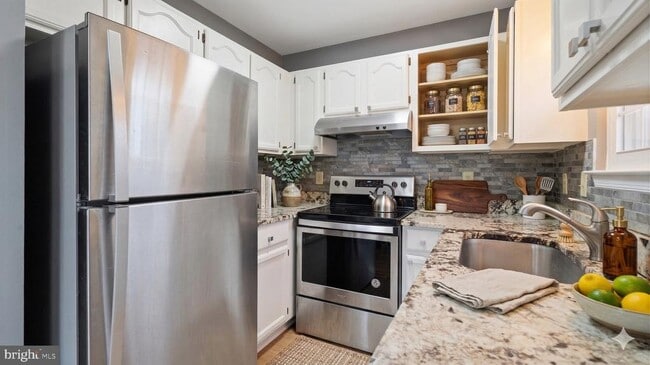 Building Photo - 2628 Deer Ridge Dr