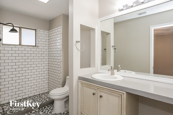 Building Photo - 1741 Chandelier Cir E