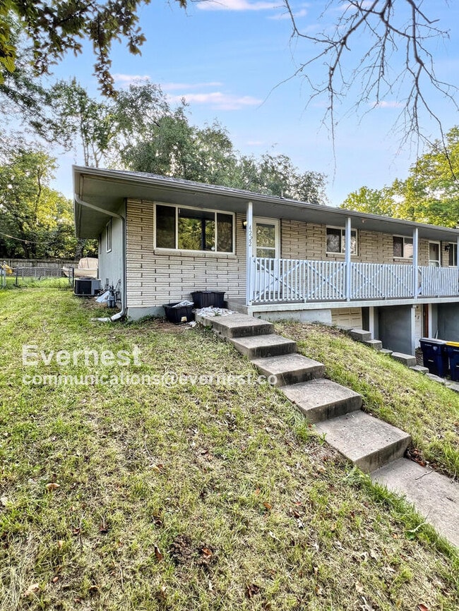 Primary Photo - 4222 N Askew Ave