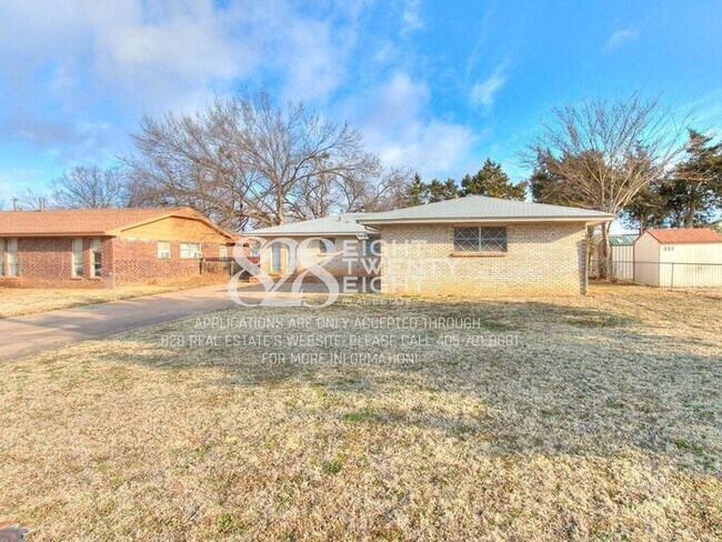 Building Photo - Midwest City 3 Bed/2 Bath House with Attached Two-Car Garage!