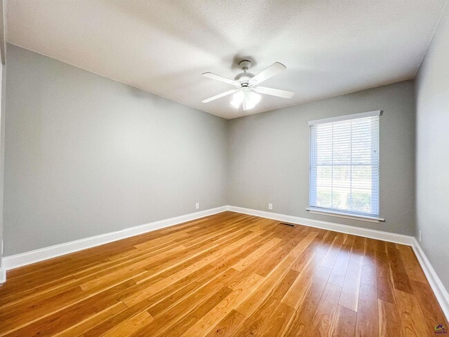 Building Photo - 1205 Morningside Dr