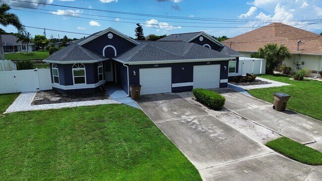 Building Photo - 1324 SE 6th Ave