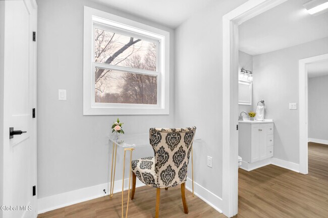 Building Photo - 103 E High St