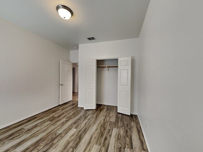 Building Photo - 9100 Lockhart Dr