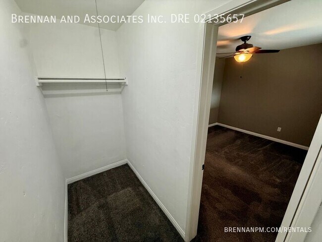 Building Photo - 1569 Parrot St