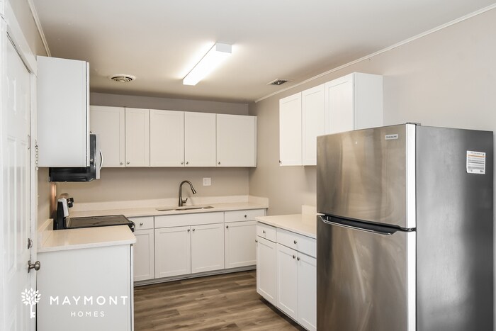 Building Photo - 9245 Danville Ave