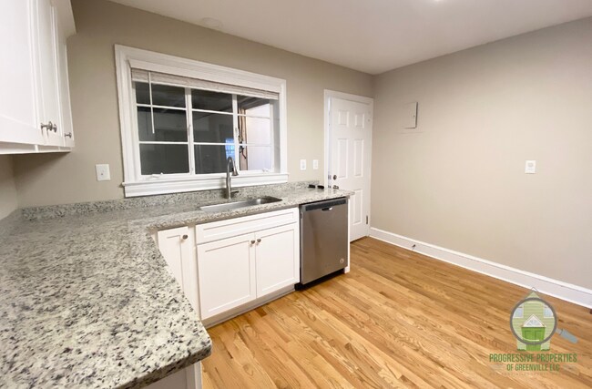 Building Photo - 10 Auburn St