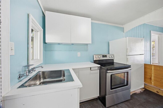 Building Photo - 1706 E 38th 1/2 St