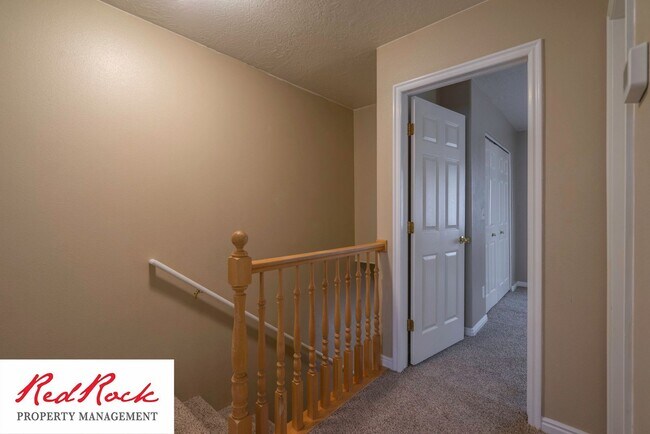 Building Photo - Charming St. George 3 Bedroom Townhome