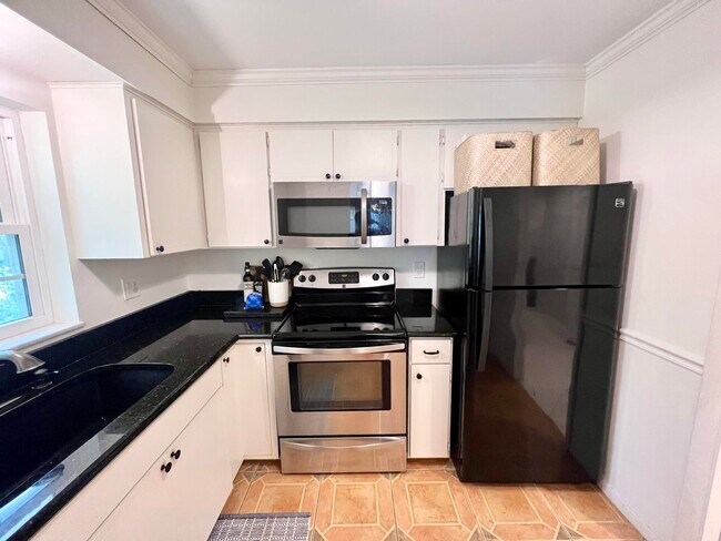 Building Photo - 800 Coquina Ln