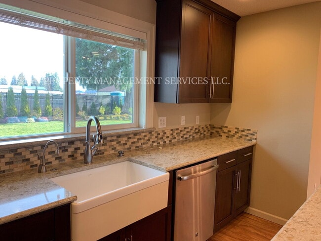 Building Photo - Stunning Ranch-Style Home in Up-and-Coming Hillsboro