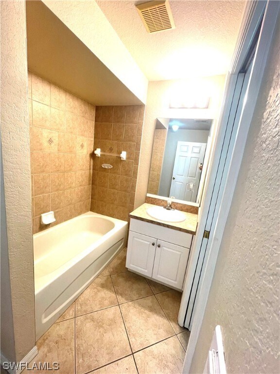 Building Photo - 1715 NW 9th Pl