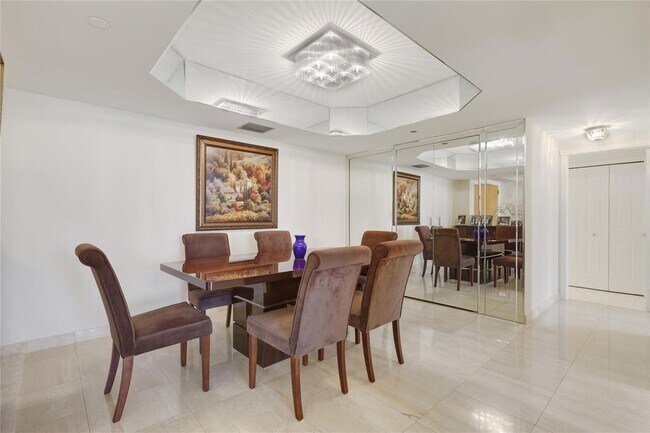 Building Photo - 20191 E Country Club Dr