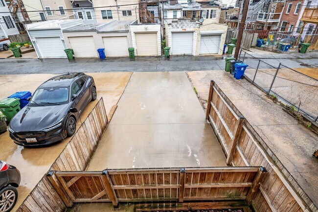 Building Photo - Gorgeous renovated home in Riverside Neigh...