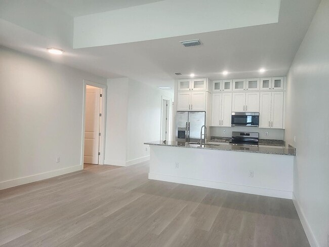 Building Photo - Brand New Duplex