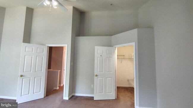 Building Photo - 1627 Trestle St